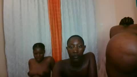 Snapshot of cum_bhaddie chatting on September 10, 2025, 7:47 pm Cammy online show from September 10, 2025, 7:47 pm