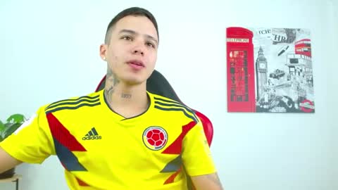 cumandres online show from June 17, 2026, 3:35 pm