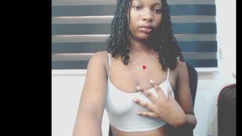 cumebony_petit online show from May 3, 2026, 1:28 pm