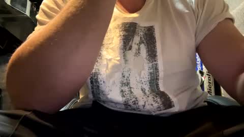 Snapshot of cumfacialxxx chatting on December 17, 2024, 5:15 pm cumfacialxxx online show from December 17, 2024, 5:15 pm