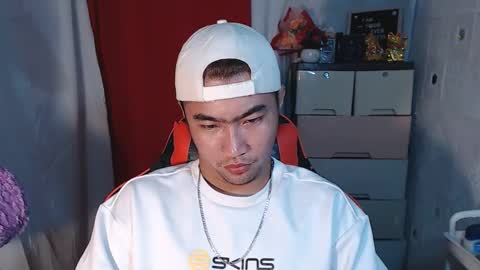 Snapshot of cumhavefun25 chatting on October 31, 2025, 8:43 pm ask me online show from October 31, 2025, 8:43 pm