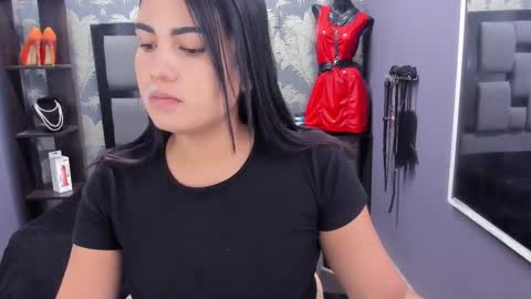 cumming tiffani online show from September 18, 2025, 12:18 pm