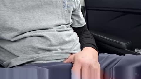 cummwitme211 online show from December 19, 2024, 8:02 pm