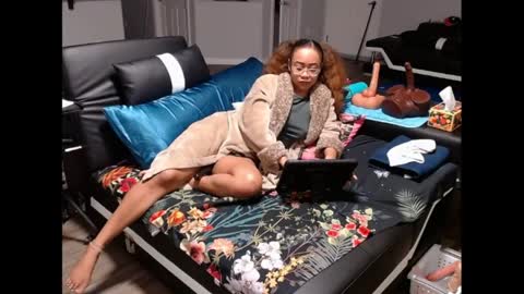Nia Reese online show from April 28, 2026, 2:49 am