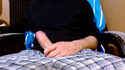 Snapshot of cumshard35 chatting on April 19, 2026, 8:33 pm cumshard35 online show from April 19, 2026, 8:33 pm