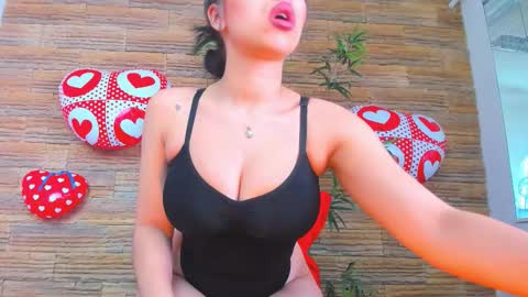 Snapshot of cupcake_izzy chatting on February 17, 2026, 5:26 am cupcake_izzy online show from February 17, 2026, 5:26 am