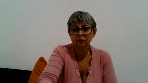 couple online show from December 6, 2024, 4:28 pm