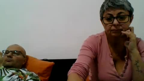 couple online show from December 6, 2024, 7:34 pm