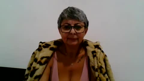 couple online show from December 7, 2024, 4:25 pm