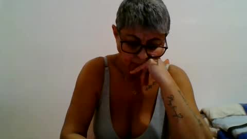 couple online show from December 9, 2024, 5:52 pm