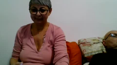 couple online show from December 18, 2024, 6:03 pm