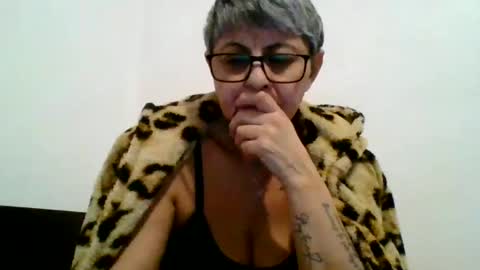 couple online show from January 5, 2025, 6:02 pm