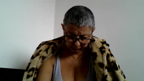 couple online show from January 23, 2025, 10:32 am