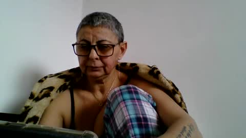 couple online show from January 25, 2025, 9:04 am