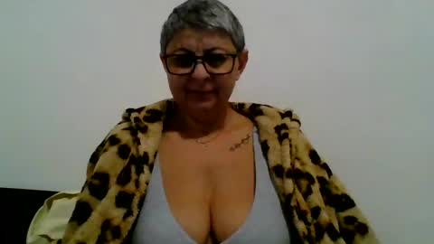 couple online show from February 27, 2025, 5:58 pm