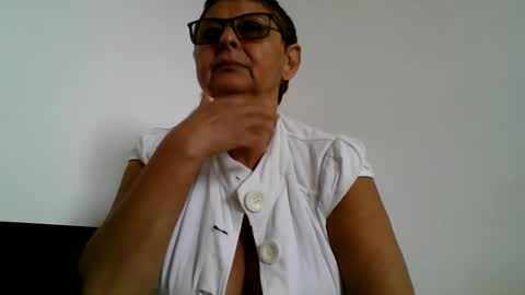 couple online show from October 1, 2025, 10:32 am