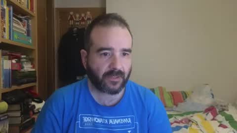 curiosillo1983 online show from July 26, 2026, 8:10 am