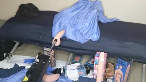 Curiousbisex22 online show from April 16, 2026, 12:28 pm