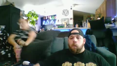 Snapshot of curiouscouple303 chatting on December 25, 2024, 7:13 pm CuriousCouple303 online show from December 25, 2024, 7:13 pm