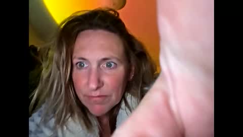 curiousmrs40 online show from September 28, 2025, 5:13 am