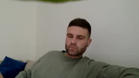 Snapshot of curiousnesssssss chatting on November 12, 2025, 3:12 pm curiousnesssssss online show from November 12, 2025, 3:12 pm