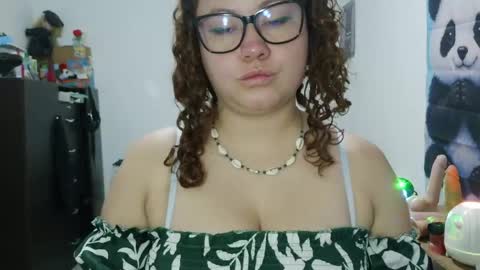 Vannesa online show from May 28, 2026, 1:14 am