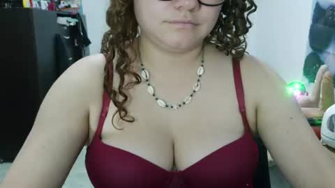 Vannesa online show from June 11, 2026, 2:53 am