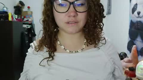 Vannesa online show from June 12, 2026, 1:04 am