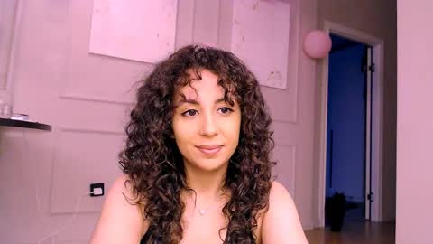 curly_jade_ online show from April 14, 2026, 5:08 pm
