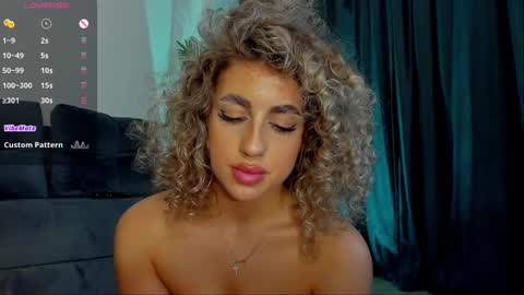 Snapshot of curlyanto chatting on December 6, 2024, 1:51 am Antonia online show from December 6, 2024, 1:51 am