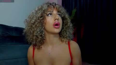 Snapshot of curlyanto chatting on December 23, 2024, 2:13 am Antonia online show from December 23, 2024, 2:13 am