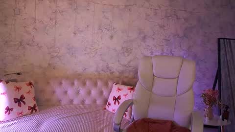 curlycandyxx online show from March 23, 2026, 2:54 pm