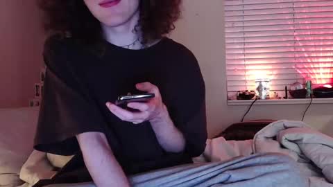 Snapshot of curlydelicious chatting on April 17, 2026, 6:27 am curly fries online show from April 17, 2026, 6:27 am