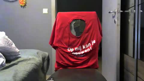 curlyfurly online show from May 6, 2026, 2:40 am