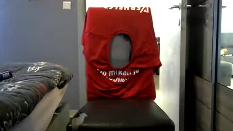 curlyfurly online show from August 9, 2026, 10:42 am