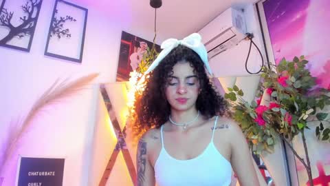 Snapshot of curlyrose_ chatting on December 5, 2024, 12:52 am Rose online show from December 5, 2024, 12:52 am