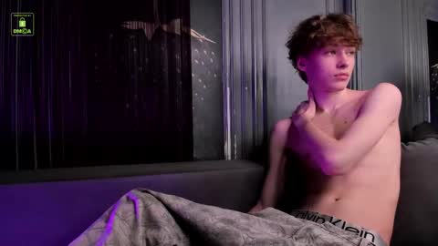 Snapshot of curlytwinkboy chatting on November 19, 2025, 8:20 pm KEVIN online show from November 19, 2025, 8:20 pm