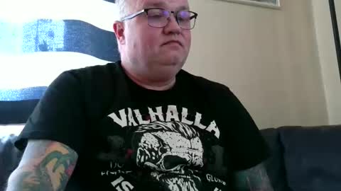 curtus14 online show from November 30, 2025, 1:15 pm