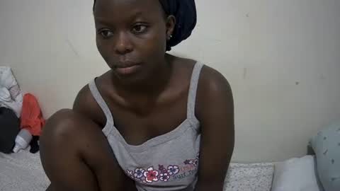 curved_nyash online show from September 16, 2025, 2:18 pm