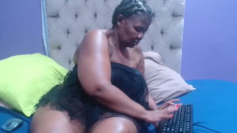 curveychubbyzoe online show from December 14, 2025, 7:07 pm