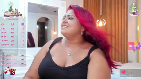Snapshot of curvy_beauty_ chatting on December 11, 2024, 5:37 pm  Hanna  online show from December 11, 2024, 5:37 pm
