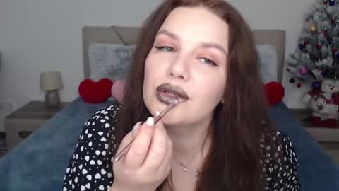 curvyanna13 online show from December 9, 2024, 4:05 pm