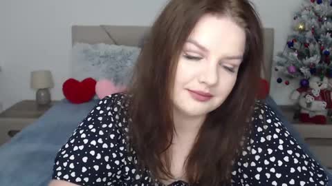 curvyanna13 online show from December 17, 2024, 1:27 pm