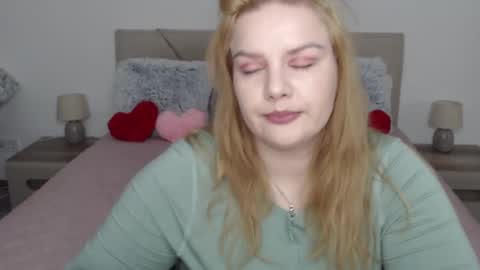 curvyanna13 online show from March 5, 2025, 3:51 pm