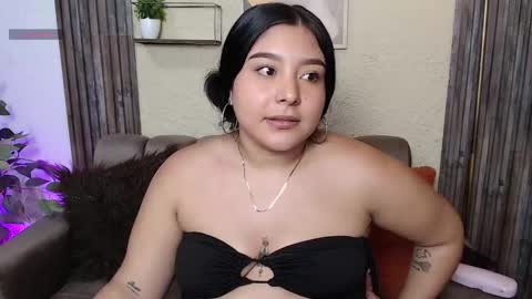 Snapshot of curvydelicios_zoe chatting on October 17, 2025, 3:20 am Zoe online show from October 17, 2025, 3:20 am