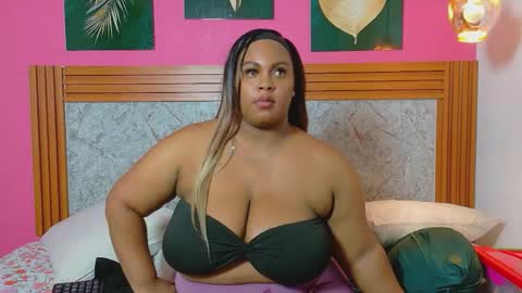 Snapshot of curvyhomebebe chatting on June 3, 2026, 2:58 am curvyhomebebe online show from June 3, 2026, 2:58 am