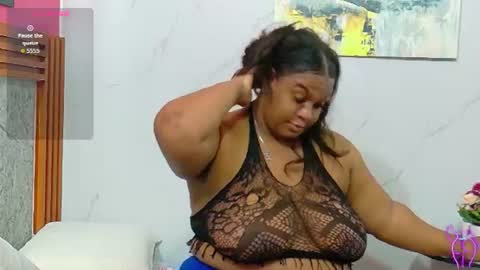 Snapshot of curvyhomebebe chatting on July 14, 2026, 3:11 am curvyhomebebe online show from July 14, 2026, 3:11 am