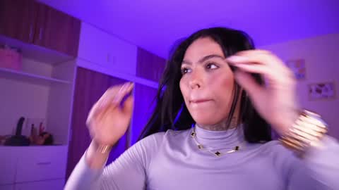 Snapshot of curvyliciouss chatting on December 20, 2024, 10:43 pm Samantha online show from December 20, 2024, 10:43 pm