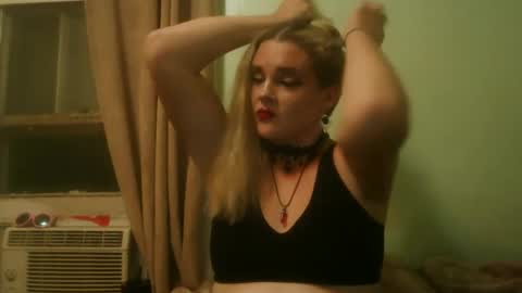 Snapshot of curvymom2025 chatting on October 8, 2025, 1:03 am curvymom2025 online show from October 8, 2025, 1:03 am