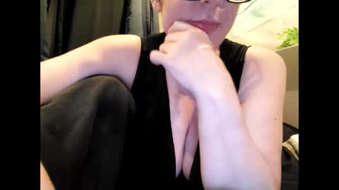 Snapshot of curvymomy69 chatting on March 12, 2025, 12:53 am Milfmomma online show from March 12, 2025, 12:53 am